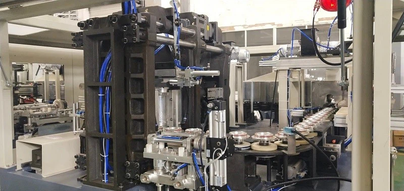 Pet-Bottle-Blow-Moulding-Machine Pet-Bottle-Blow-Moulding-Machine